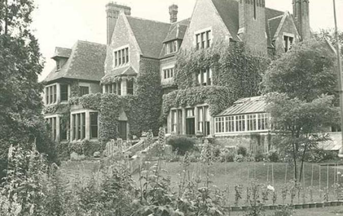The house and garden at 13 Norham Gardens, circa 1907