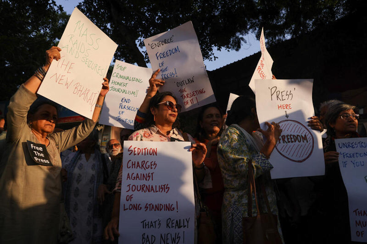 Members of the media protest after the Indian police raided the New Delhi office of a news portal and the homes of journalists and writers linked to it on Tuesday, at Press Club in New Delhi, India, October 4, 2023. REUTERS/Anushree Fadnavis