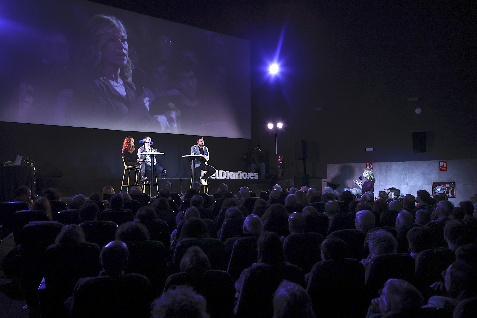 Los periodistas Neus Tomàs, Ignacio Escolar y Juanlu Sánchez en el evento en el que elDiario.es celebró sus 100,000 subscribers. | Elvira Megías | elDiario.es