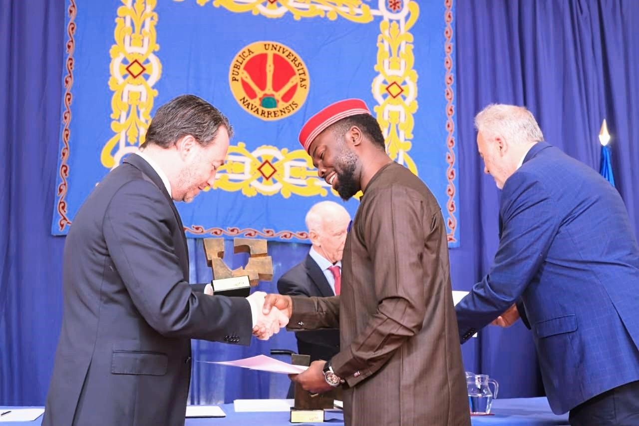 Nigerian journalist Philip Obaji Jr. receives Jaime Claret international journalism award.