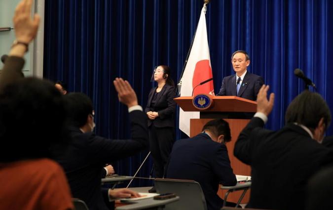 Japanese Prime Minister Yoshihide Suga holds press conference, January 4, 2021. Yoshikazu Tsuno/Pool via REUTERS