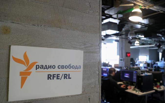 A view shows the newsroom of Radio Free Europe/Radio Liberty (RFE/RL) broadcaster in Moscow, Russia April 6, 2021. Picture taken April 6, 2021. REUTERS/Evgenia Novozhenina
