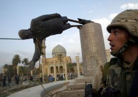 Fall of Saddam Hussein statue