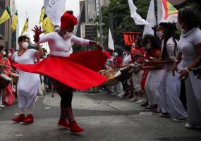 Women perform during the Afro female block Ilu Oba de Min as people march during the National Black Consciousness Day in Sao Paulo, Brazil November 20, 2021. REUTERS/Amanda Perobelli